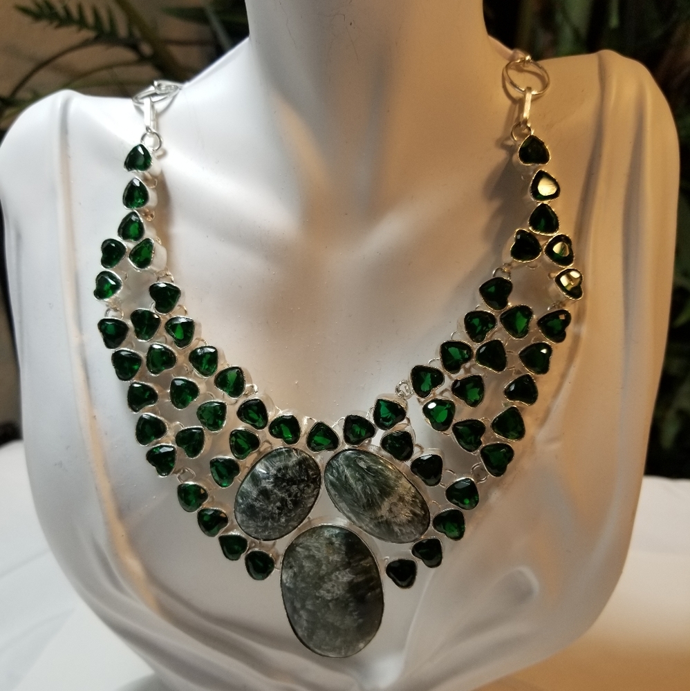 Marvelous Necklace Nwot